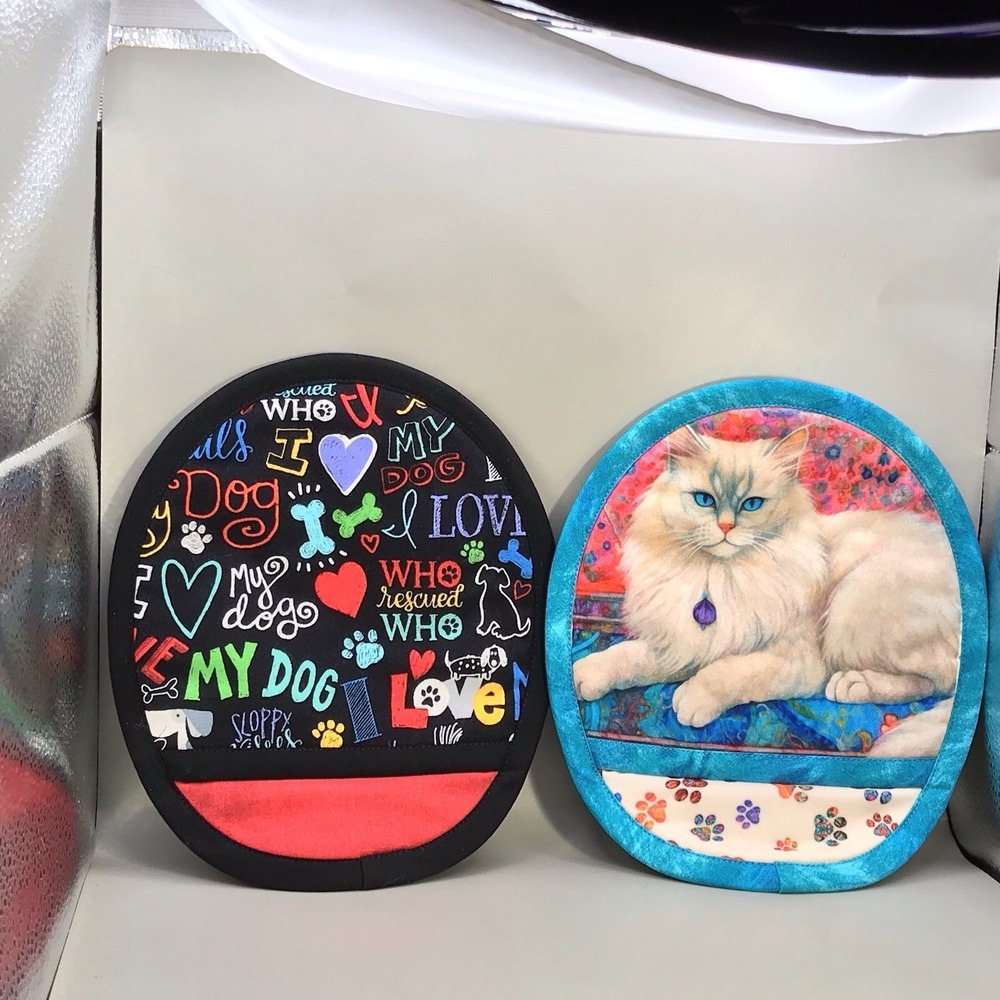 Pair Of Oven Mitts Handmade Dogs And Cats 7.5 X 9